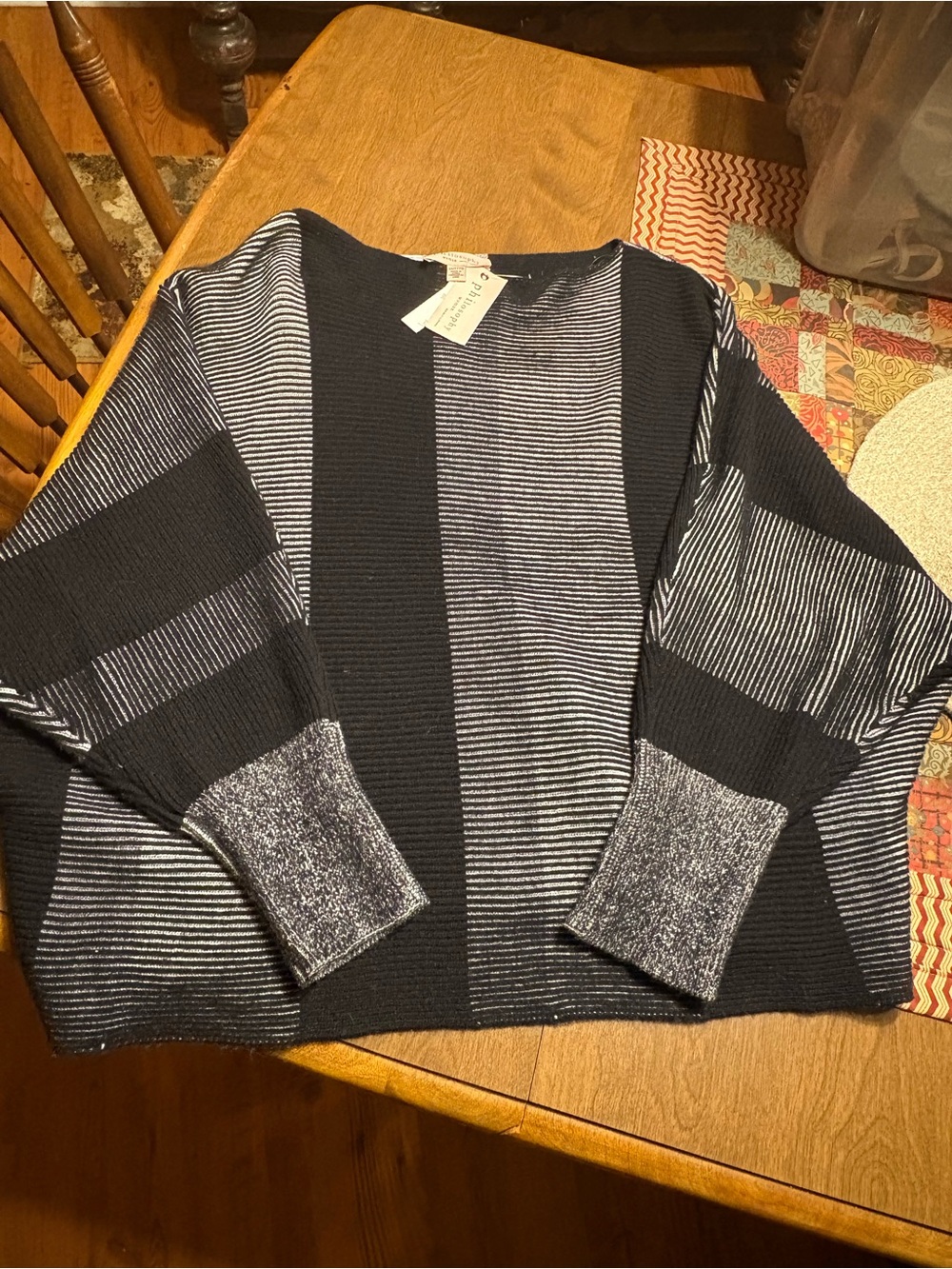 Philosophy batwing Black and Gray